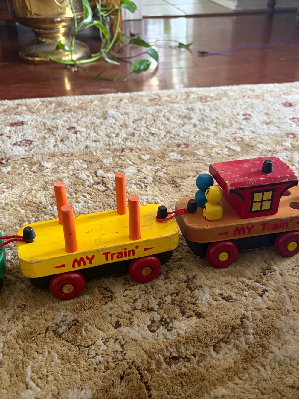 The Montgomery Schoolhouse Inc. Vermont My Train wooden set with pieces - Picture 15 of 16